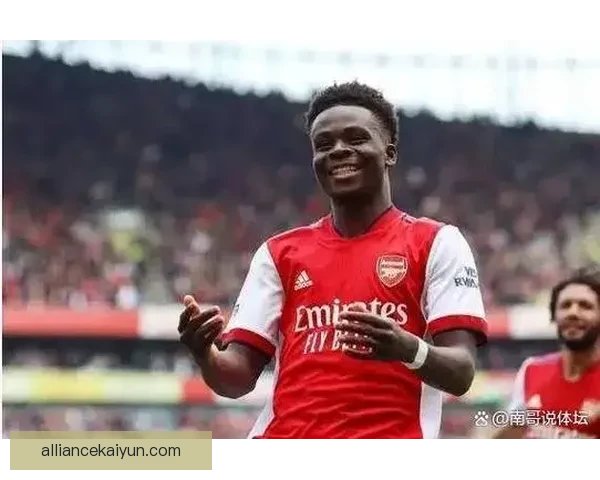 英超阿森纳续约萨卡