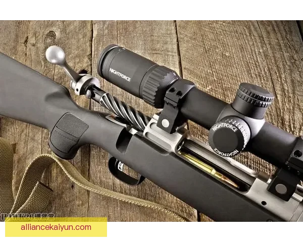 萨维奇持续保持稳定表现，成为球队防线的中坚力量。