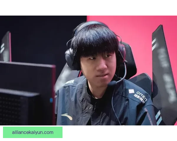 黄喜灿在狼队表现稳健，近期状态回暖引发关注